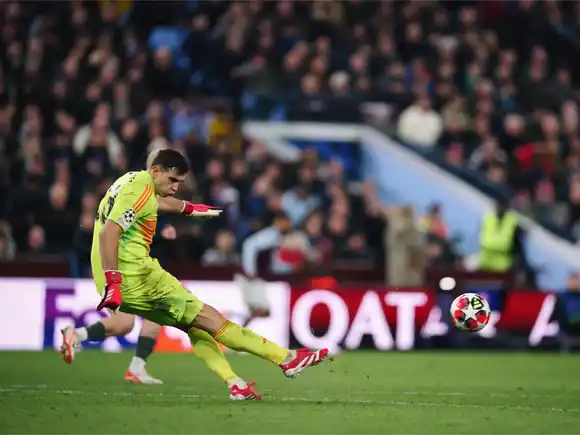 El Aston Villa del "Dibu" Martínez en octavos de una Champions sin grandes ausentes