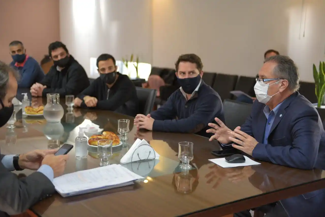 Ituzaingó: Descalzo presentó programa de asistencia a pymes y monotributistas