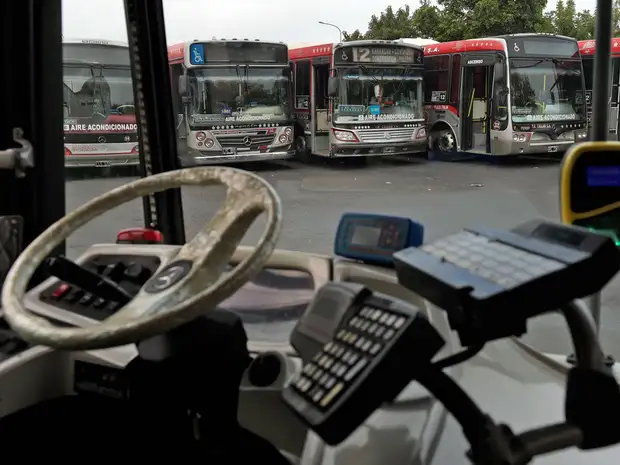 Gremios del transporte plantean paritarias con un piso del 30 %