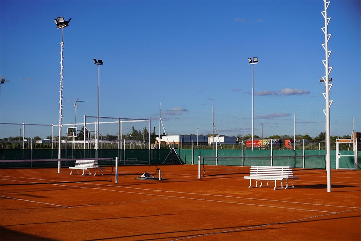 El Polideportivo Municipal de Aldea San Antonio es un ejemplo a nivel departamental.