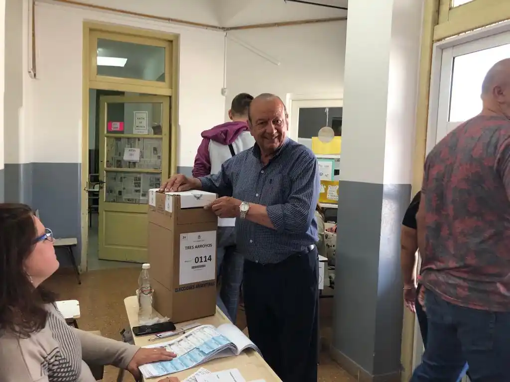 Votó el intendente Carlos Sánchez