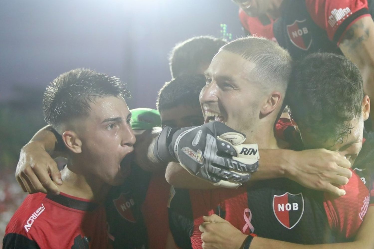 Newell's se lo dio vuelta a Lanús con un gol agónico y volvió a festejar en el Coloso