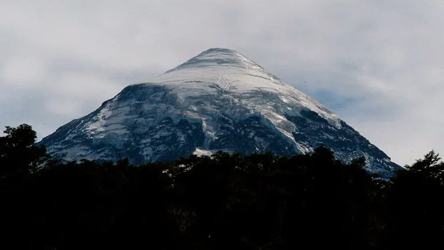 Marcha atrás con la declaración del volcán Lanín como sitio sagrado mapuche