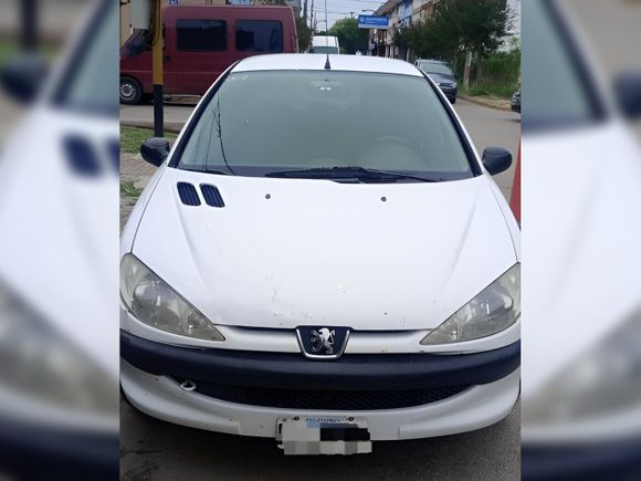 Recuperan un auto robado en la vía pública
