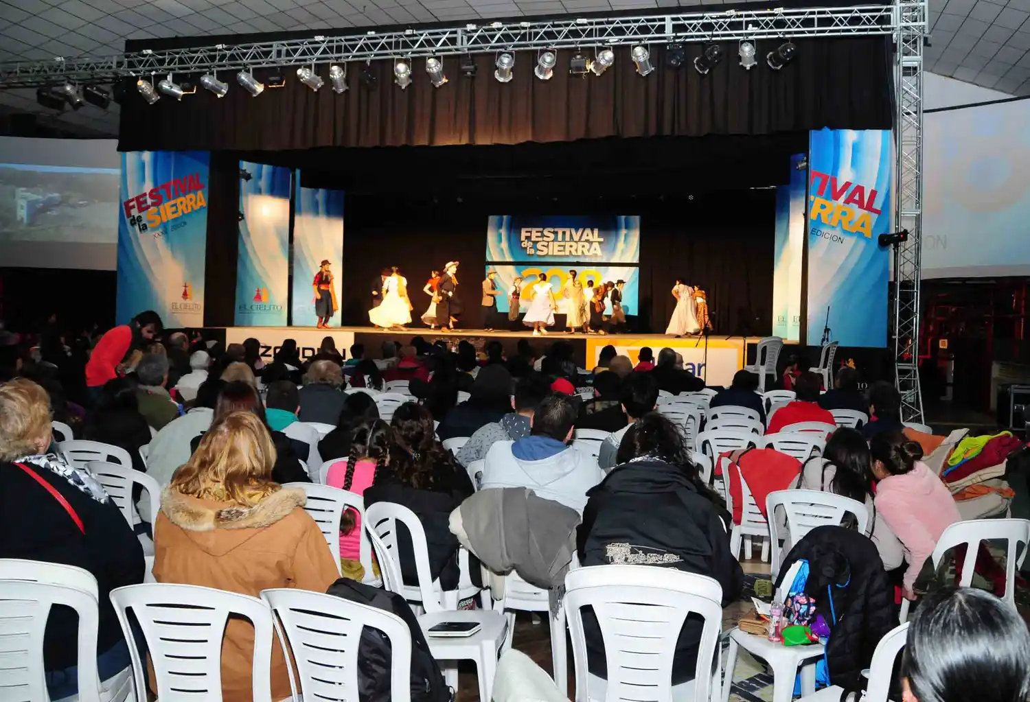 Finaliza la etapa competitiva del  Festival de la Sierra
