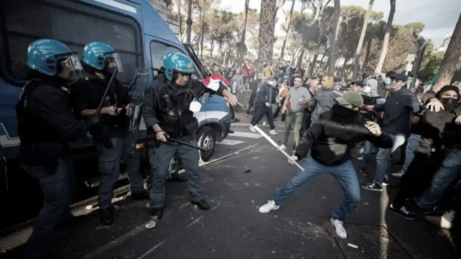 Redadas contra antivacunas fascistas que planeaban atentados en Italia