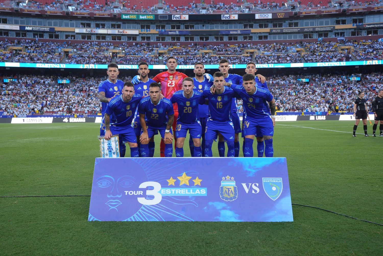 La única vez que Argentina y Canadá se enfrentaron fue en un amistoso previo al Mundial de Sudáfrica, cuando Diego Maradona era el entrenador, que se llevó a cabo el 24 de mayo de 2010 y la Albiceleste se llevó una victoria por 5-0.