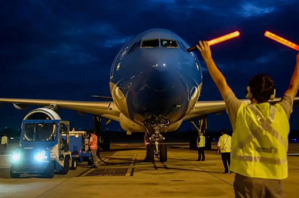 Llegó el nuevo vuelo de Aerolíneas proveniente de Moscú con 732.500 dosis