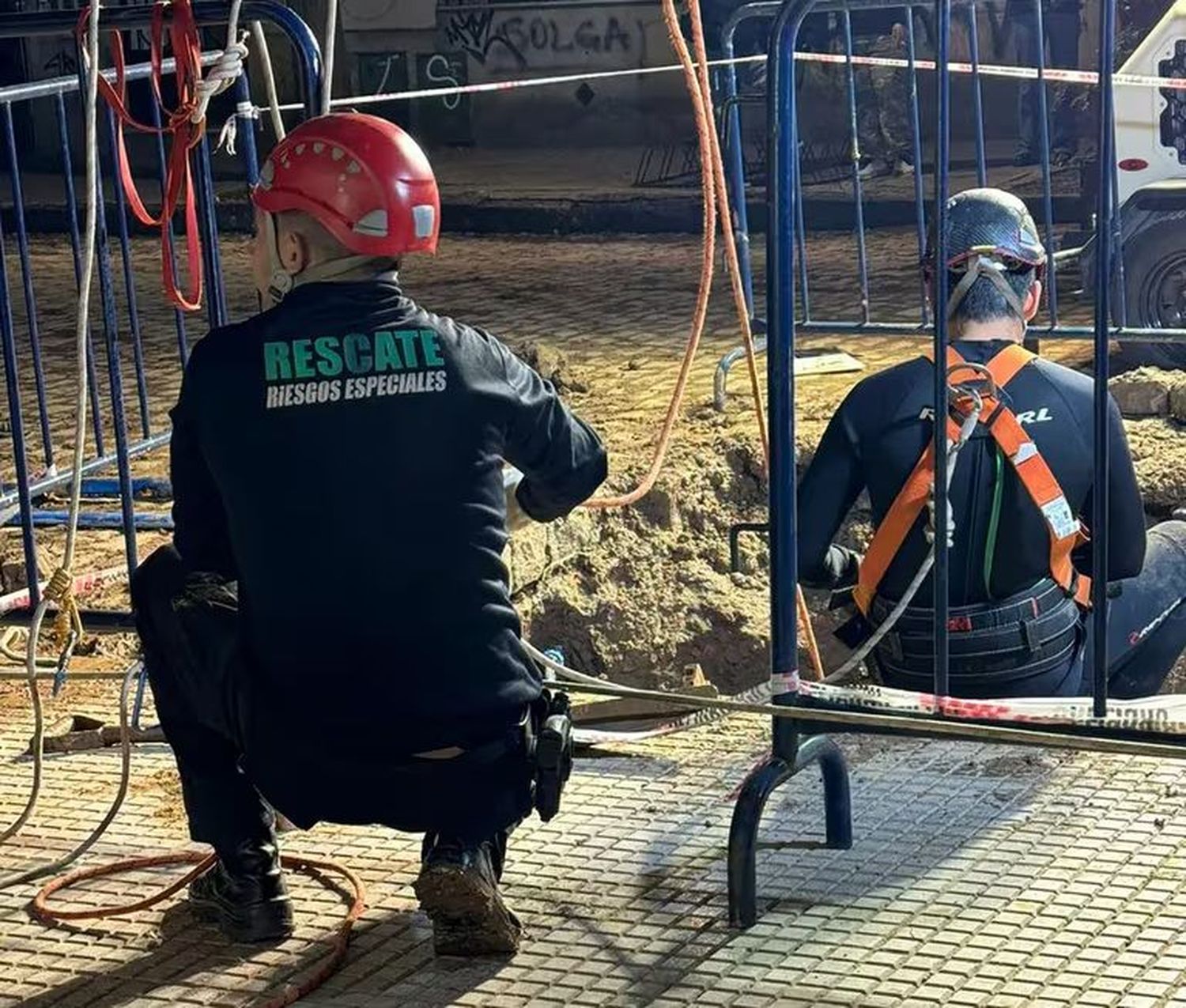 Descubrieron un túnel de casi 3 metros creado para robar un banco en San Isidro