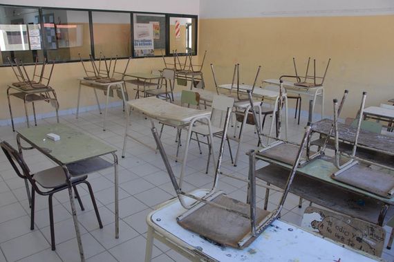 El gobierno de Axel Kicillof anunció que descontará el día a los docentes que realicen el paro el martes