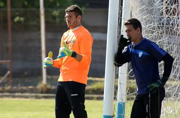 A la salida de Zampedri y Bandiera se le sumaron una docena de jugadores