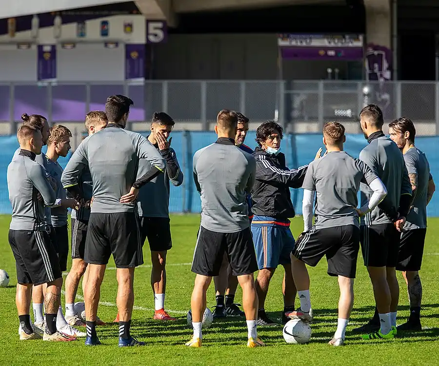 Triunfo y liderazgo para el equipo de Camoranesi