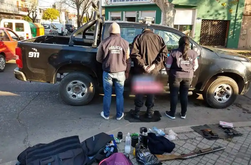 Detuvieron a un policía acusado de tener vinculación con narcos de la ciudad