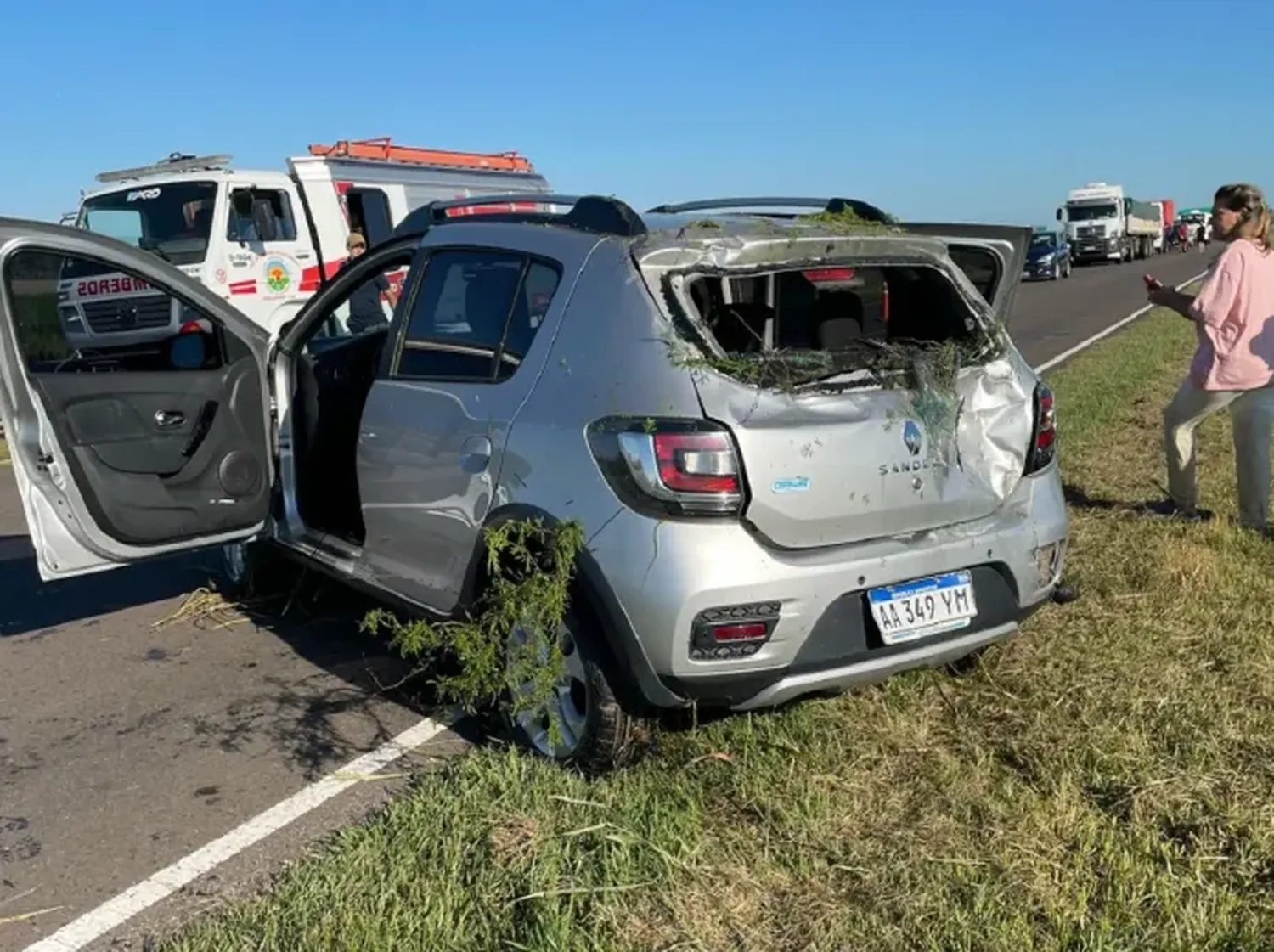 Despistó un auto y sufrió severos daños en la ruta 11 en Entre Ríos