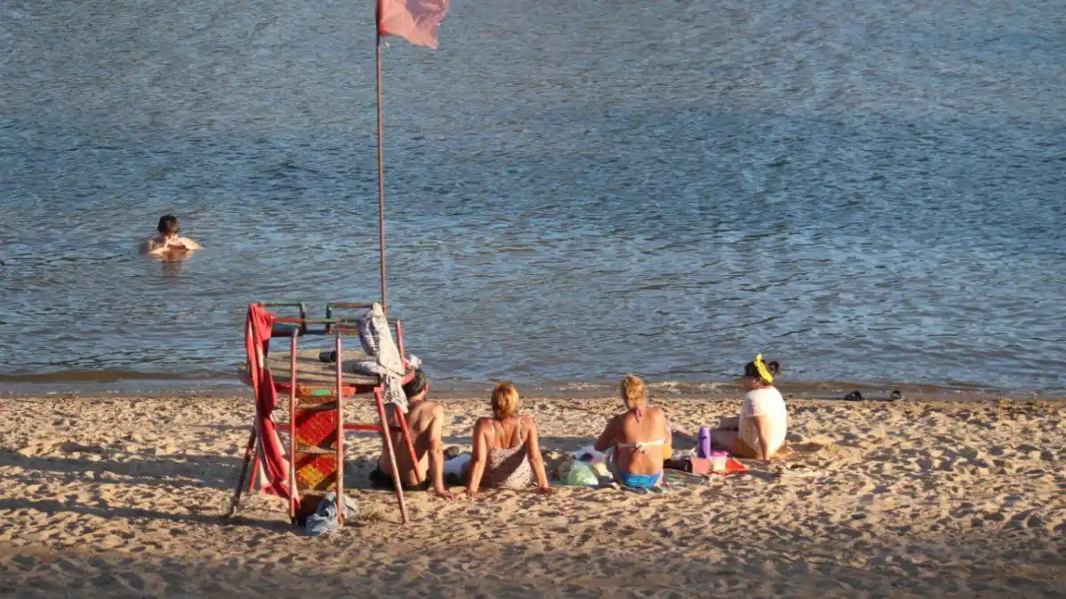 Bordet autorizó mediante decreto el comienzo de la temporada turística