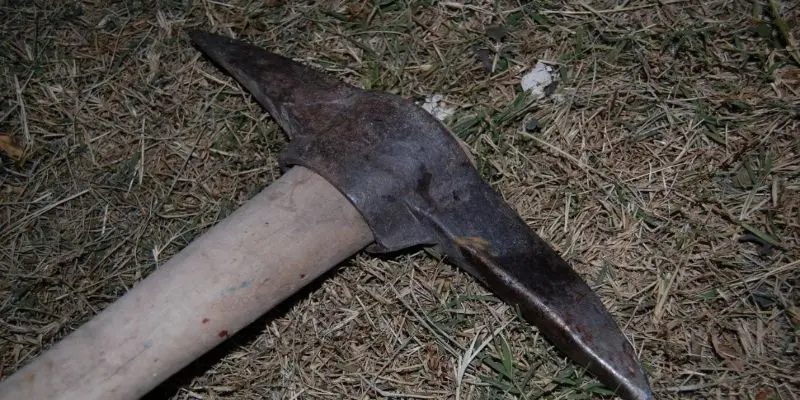 EN LA GUAIRA: abuela es asesinada con un pico por su nieto