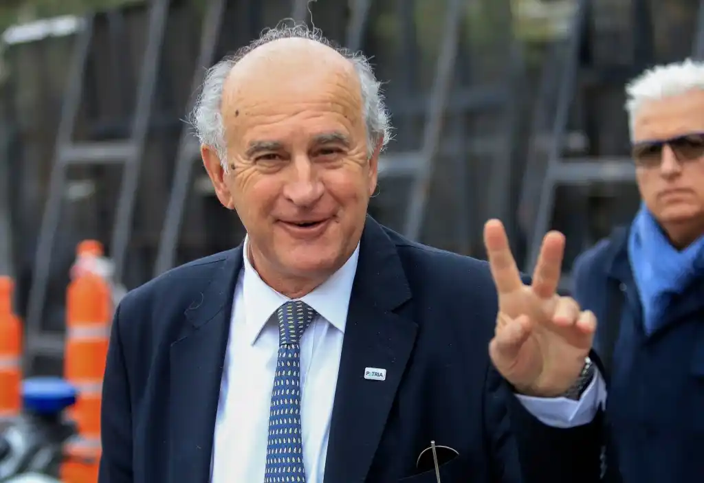 Oscar Parrilli, contra los libertarios que quieren expulsar a Edgardo Kueider por estar procesado en la causa Memorándum: “Es distraer la atención”
