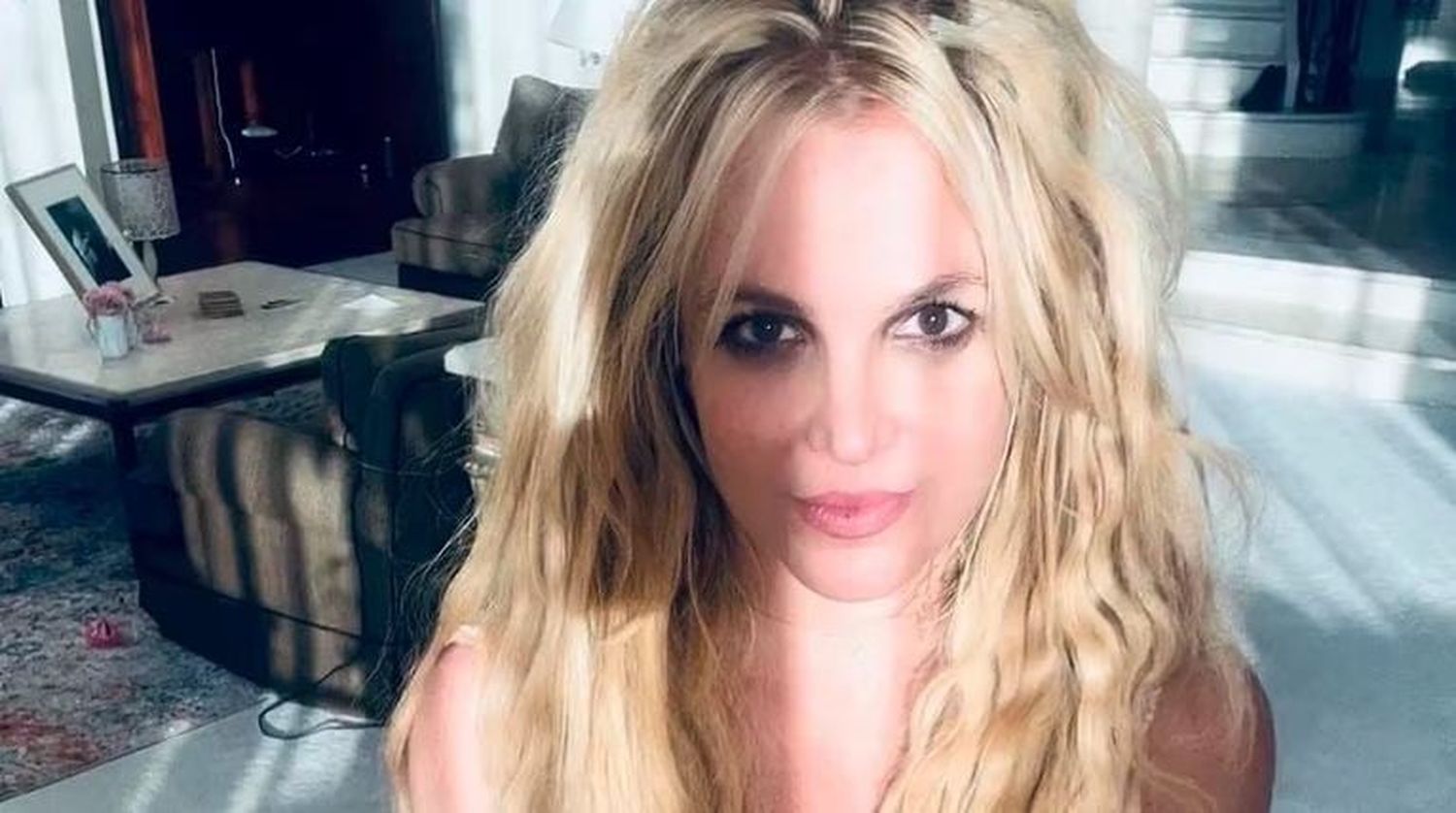 La policía fue a la mansión de Britney Spears tras varios llamados de sus fanáticos