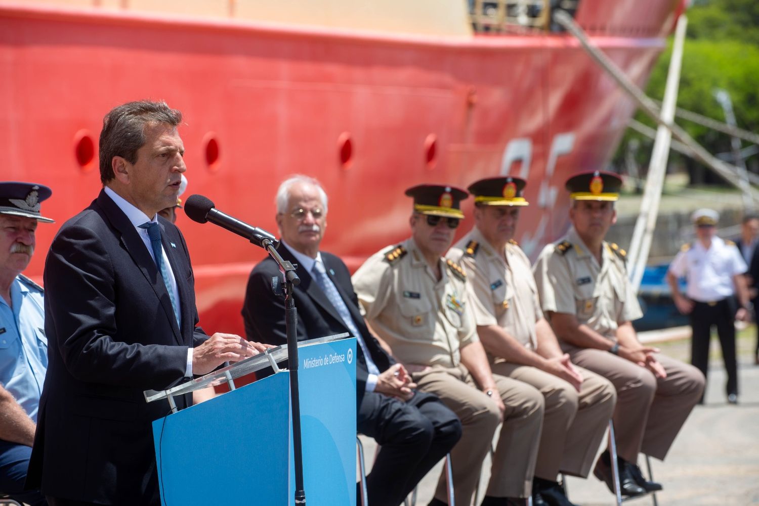 Massa en el  acto de lanzamiento de la Campaña Antártica 2023 -2024.