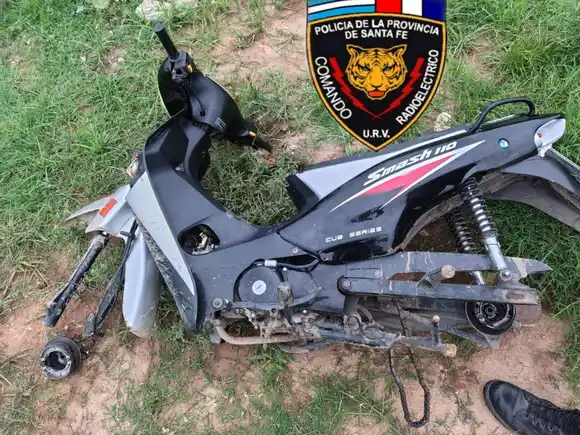 Recuperaron una motocicleta robada días atrás: la encontraron a medio desguace