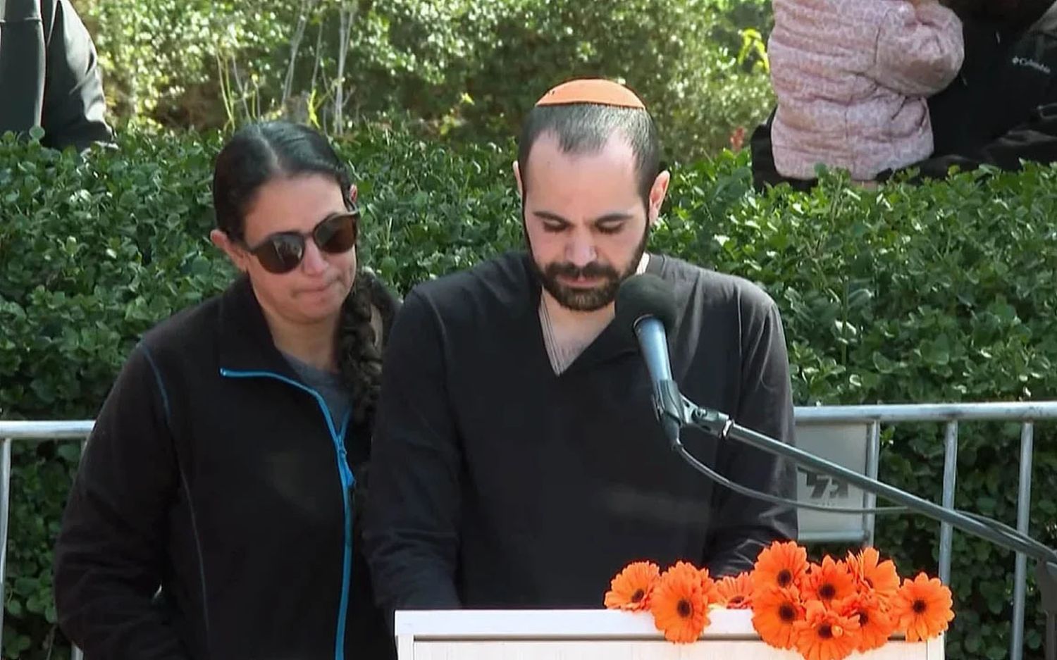 Yarden Bibas despidió a su esposa Shiri y a sus hijos Ariel y Kfir en un emotivo homenaje