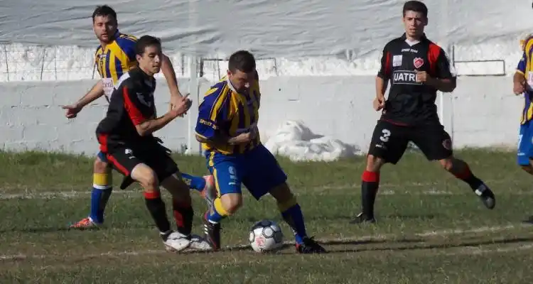 Fútbol: Las semi del Preparación se juegan el domingo