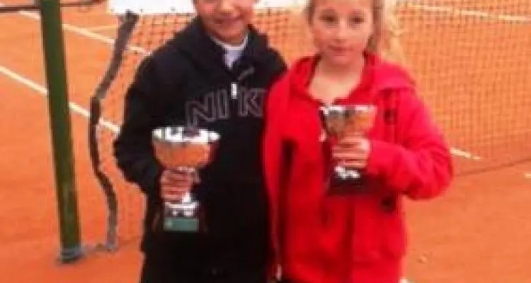Tenis: Campeonato para Luri y Novo