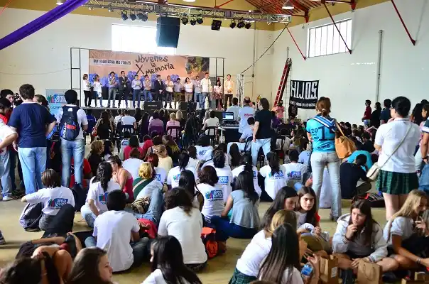 Cerca de mil estudiantes participaron del cierre de “Jóvenes x la Memoria”
