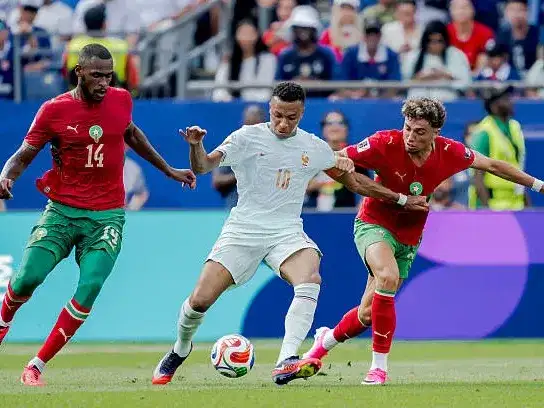 Mbappé falló un penal, pero luego abrió el marcador.