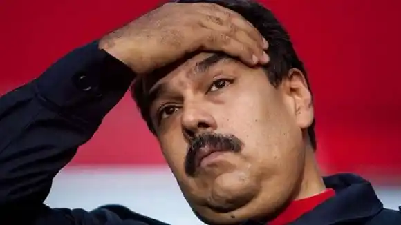 Difunden «fake news» sobre hackeo de pantallas del aeropuerto de Maiquetía con un «mensaje» para Maduro