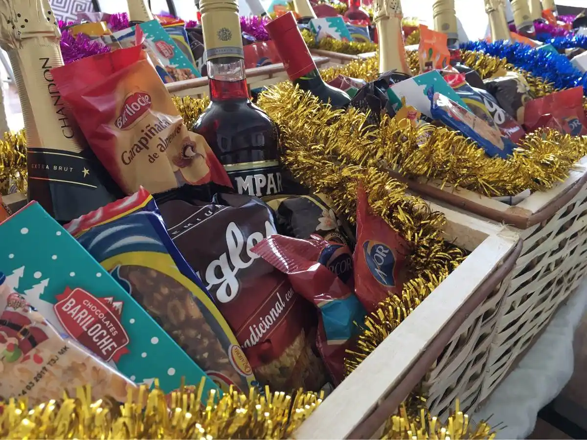 La canasta navideña, por las nubes: Cuánto sale este año armar la mesa de Nochebuena