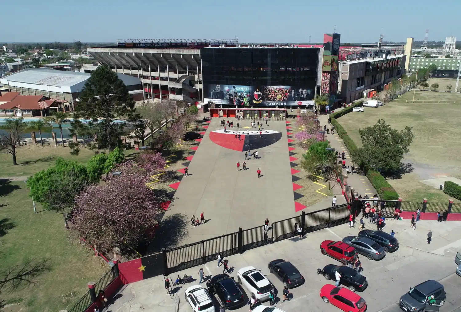 Para entrar a la cancha, se exigirá a mayores de 18 años tener al menos una dosis de la vacuna