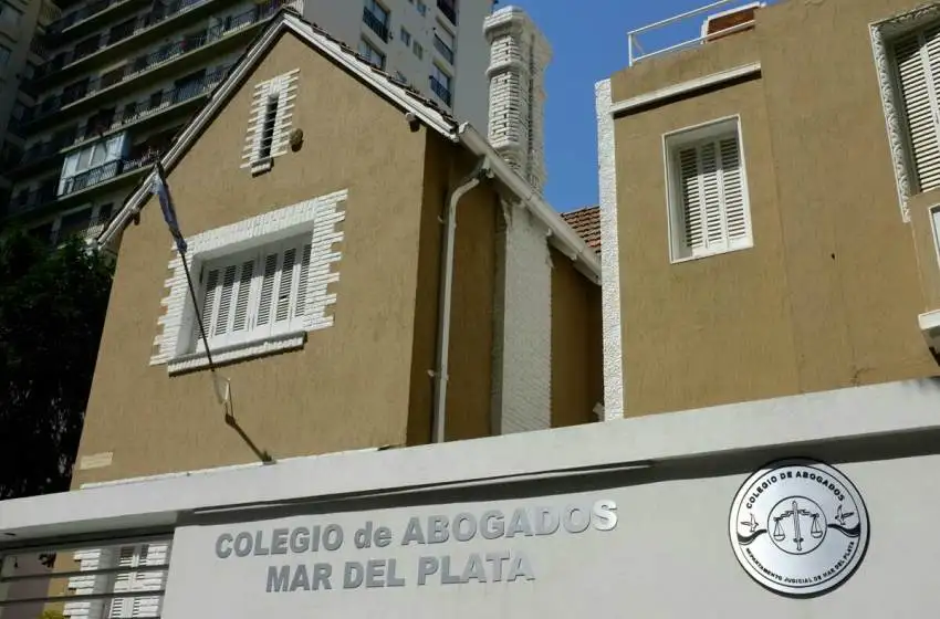 Consideran "llamativo" que no se autorice a los abogados a volver a la actividad