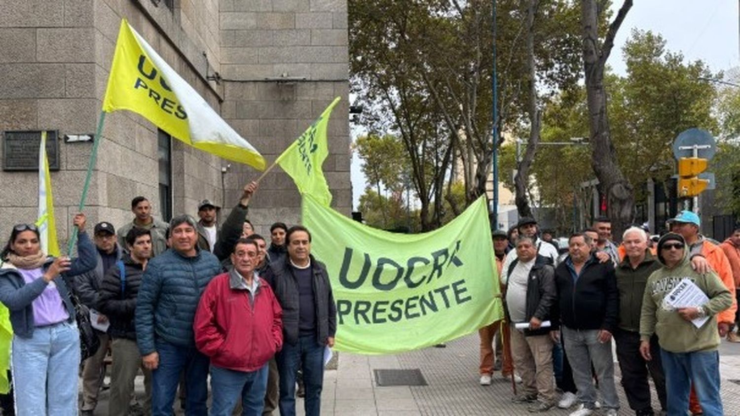 Necesitamos trabajar, no tenemos otra forma de vivir