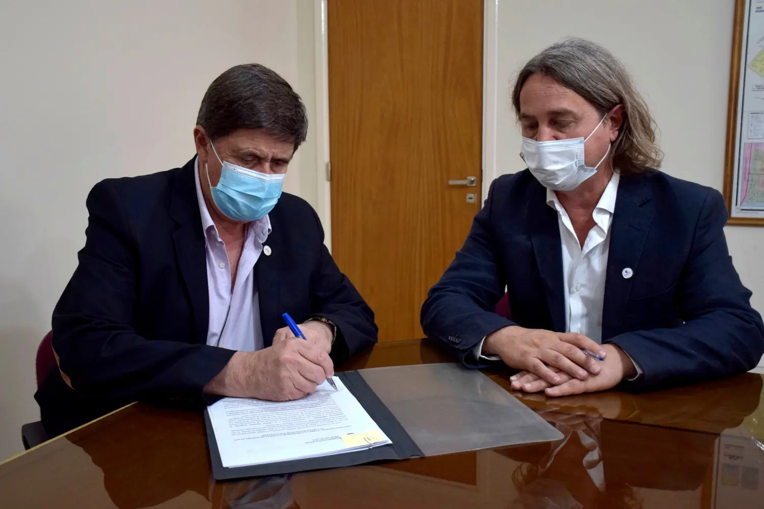 Firmaron convenios con la Escuela Superior de Medicina de la Universidad de Mar del Plata