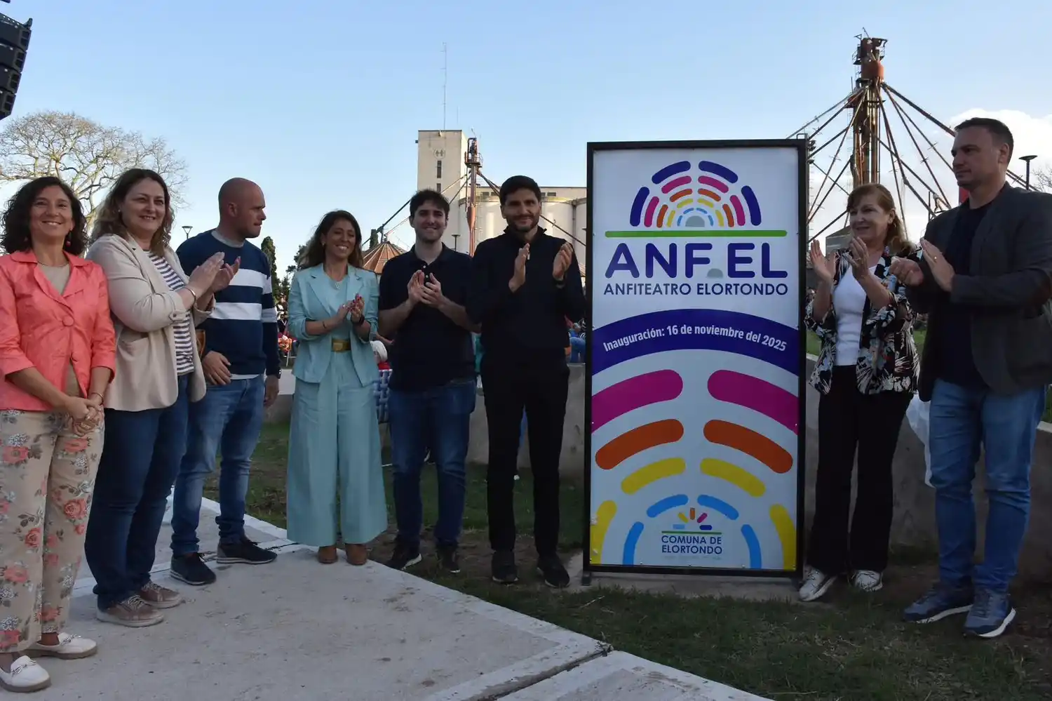 Autoridades provinciales, regionales y locales en la inauguración. Foto: Gentileza