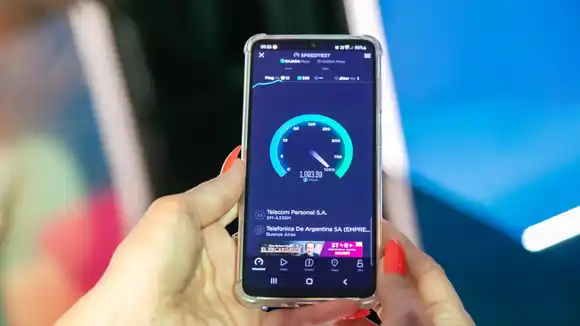 La empresa de telefonía Personal fue premiada por tener la mejor Red Fija del país y la Red Móvil 5G más rápida