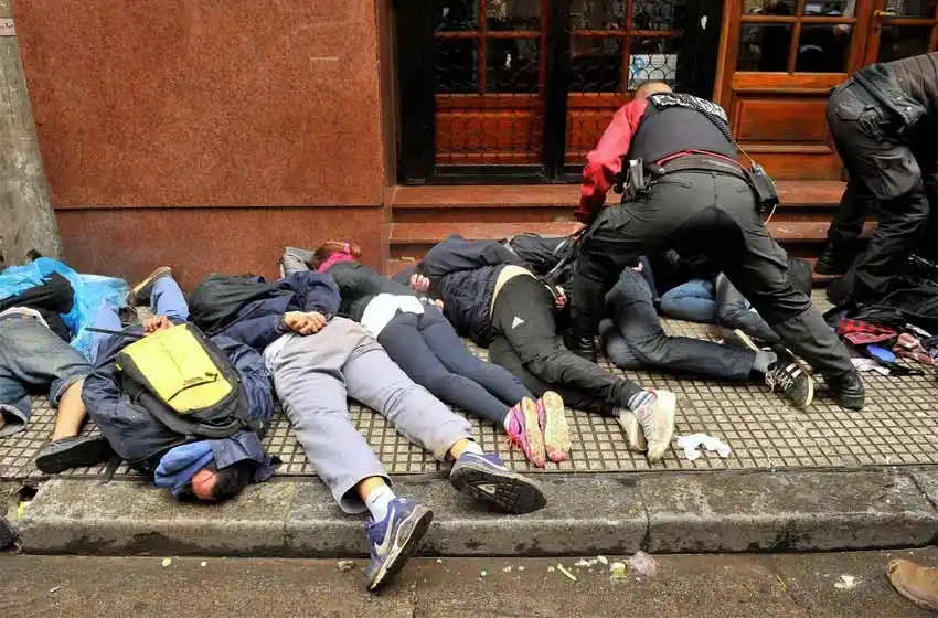 El Gobierno quiere que los extranjeros detenidos por los incidentes en el Congreso sean deportados “lo antes posible”