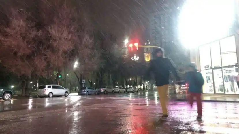 BAHIA BLANCA: Sensación térmica bajo cero y nieve