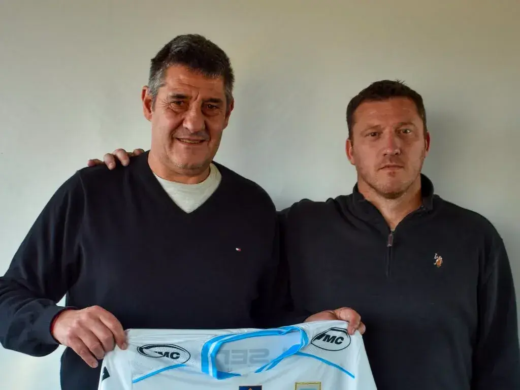 Quiróz nuevo DT cremoso junto al presidente de la institución F.Pravano. Foto: AR