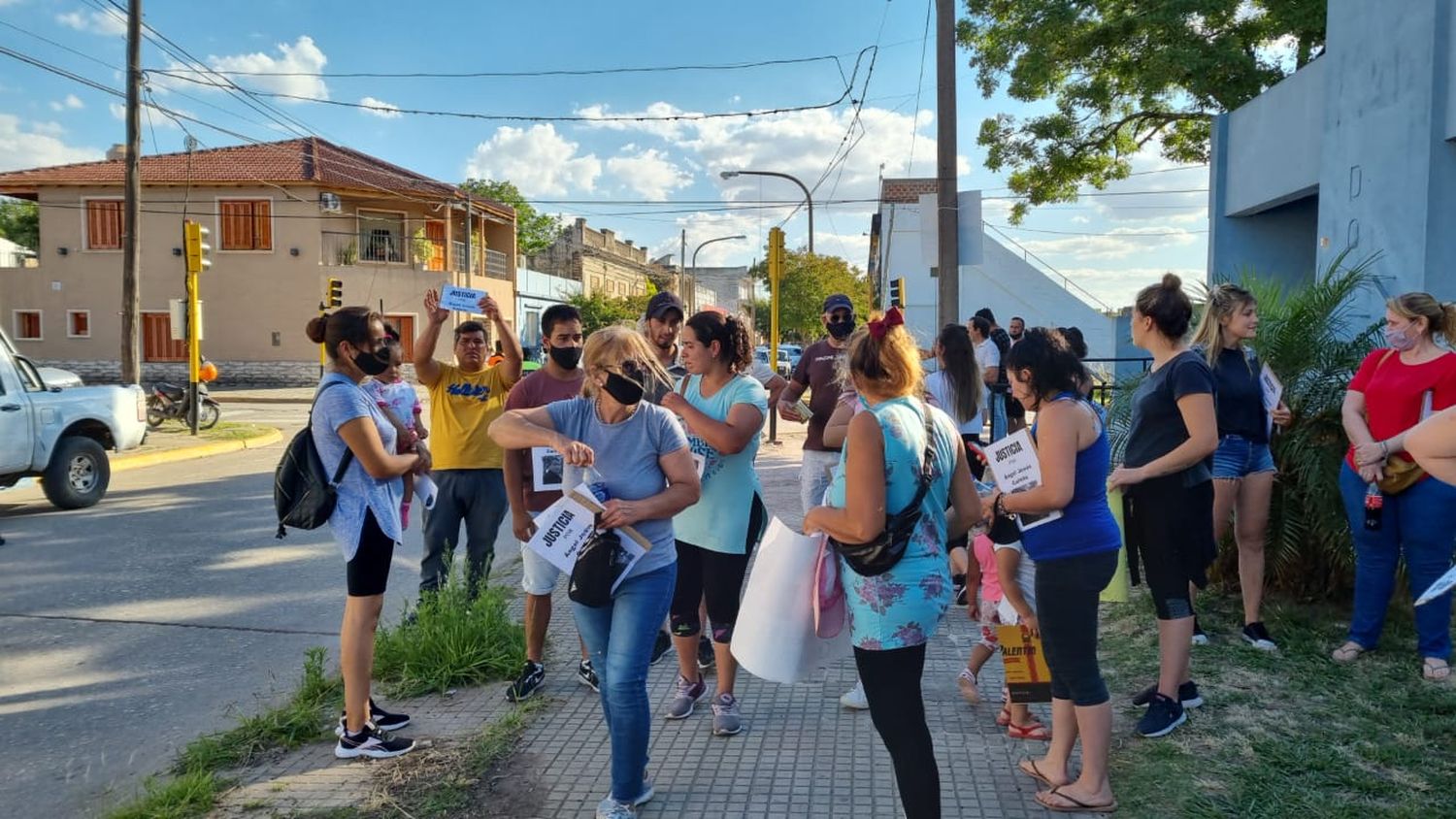Marchan por Ángel Cañete desde comisaría hasta la fiscalía