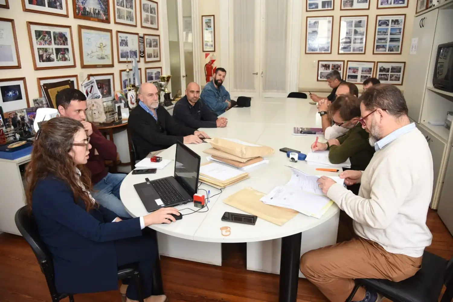 El Municipio de Tandil realizó la apertura de ofertas de la licitación pública para ejecutar la primera etapa del Proyecto Hídrico del barrio Arco Iris.