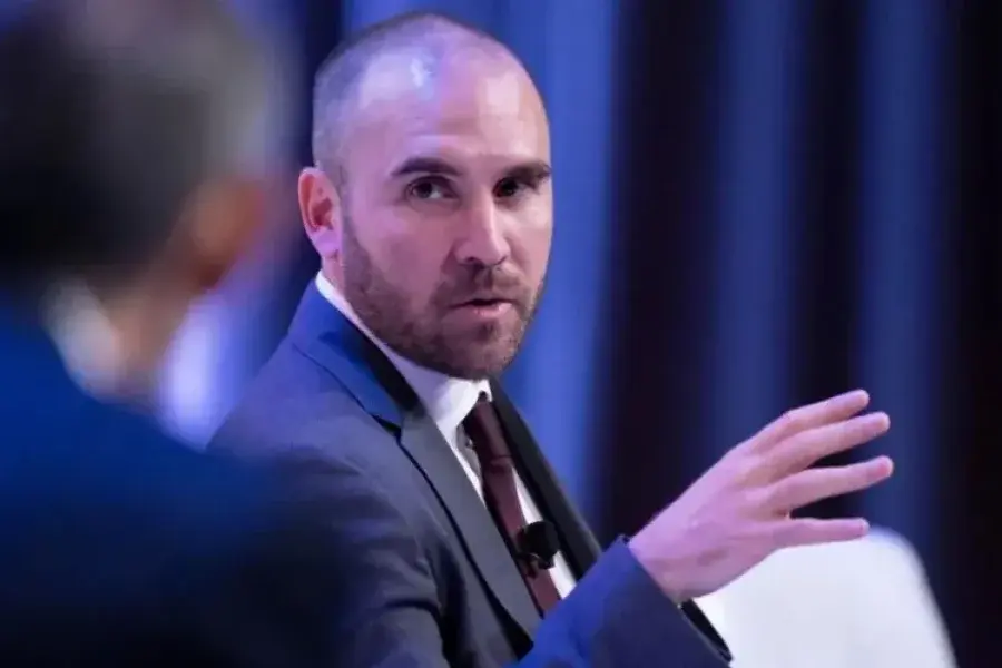 Guzmán dijo que la cuarentena se prolongó porque "fue una bandera política que hacía más fuerte al Gobierno"