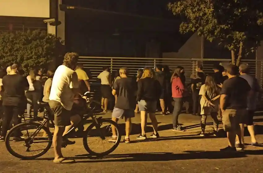 Vecinos de barrio Abasto rescataron a una joven de 23 años que habría sido secuestrada