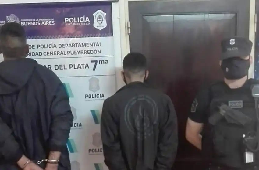 Abrieron un auto con una cuchara para robar y fueron aprehendidos