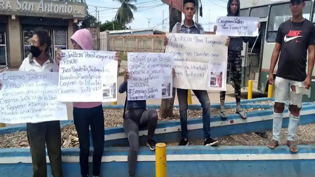 LE PUSIERON LOS GANCHOS  a un joven por ser miembro de la banda de “El Koki” y familiares aseguran que es una confusión