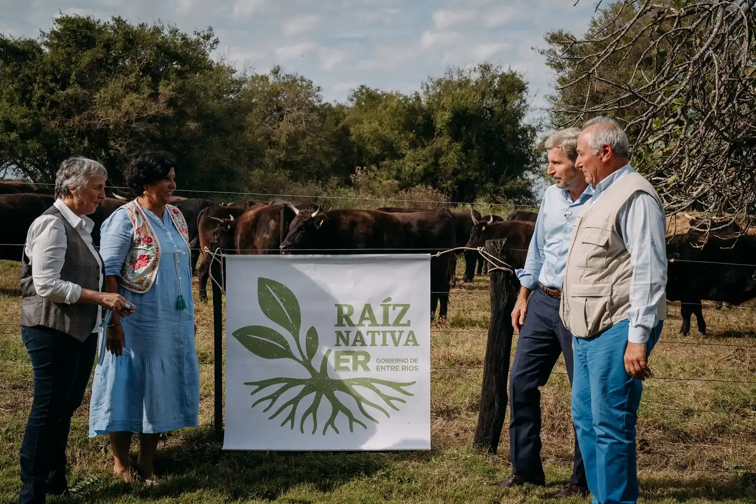Frigerio entregó el primer Sello Verde Raíz Nativa en Enrique Carbó