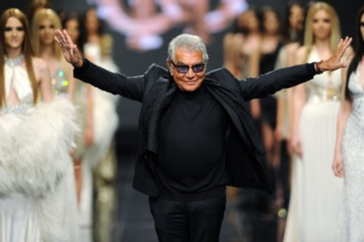 Roberto Cavalli, conocido por vestir a celebridades como Shakira y las Spice Girls.