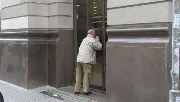 En la madrugada, se levantó el paro bancario: hoy habrá actividad
