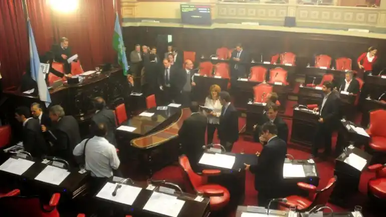 Prespuesto 2015: Aprobaron el proyecto en la Legislatura bonaerense tras los disturbios